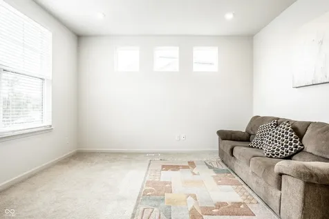 5378 Rose Drive Zionsville IN 46077