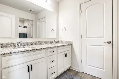 5378 Rose Drive Zionsville IN 46077