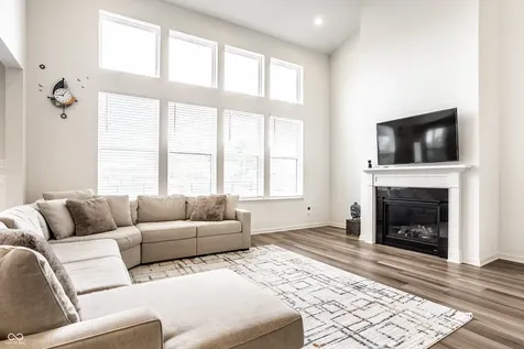 5378 Rose Drive Zionsville IN 46077