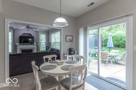 715 Hohlier Lane Avon IN 46123