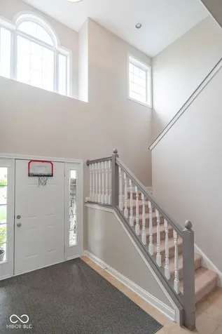 715 Hohlier Lane Avon IN 46123