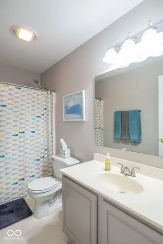 715 Hohlier Lane Avon IN 46123