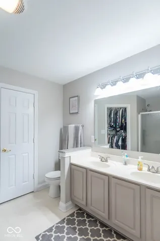 715 Hohlier Lane Avon IN 46123