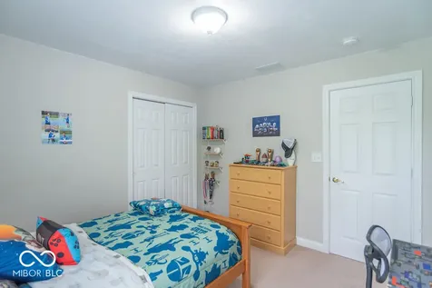 715 Hohlier Lane Avon IN 46123