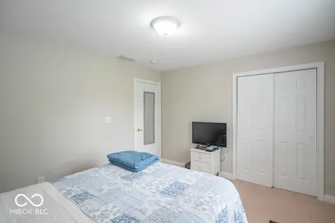 715 Hohlier Lane Avon IN 46123
