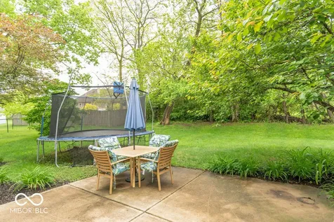 715 Hohlier Lane Avon IN 46123