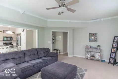 715 Hohlier Lane Avon IN 46123