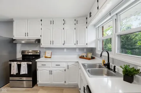2932 S Parker Avenue Indianapolis IN 46203