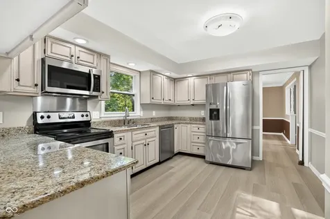 7209 Kingswood Circle Indianapolis IN 46256