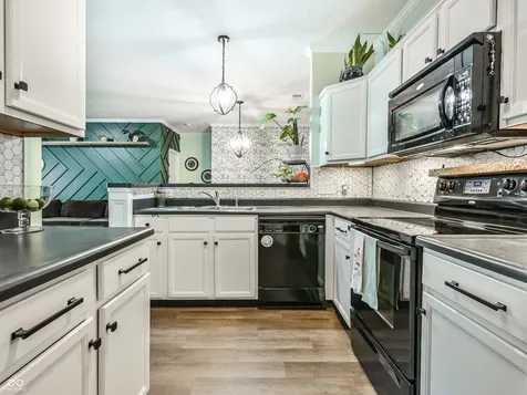 5019 Amber Creek Place Indianapolis IN 46237