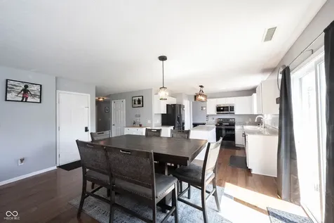 2385 S Moeller Circle New Palestine IN 46163