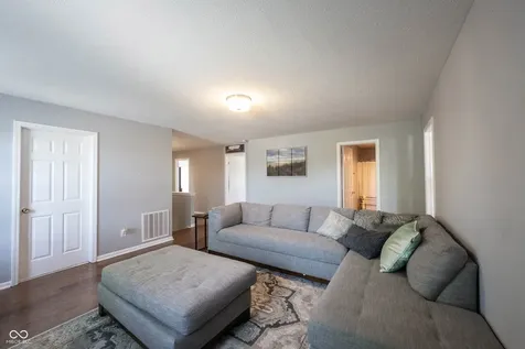2385 S Moeller Circle New Palestine IN 46163