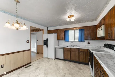 6616 S Lawndale Avenue Indianapolis IN 46221