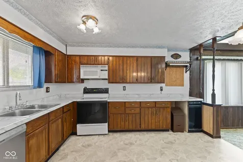 6616 S Lawndale Avenue Indianapolis IN 46221