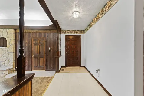 6616 S Lawndale Avenue Indianapolis IN 46221