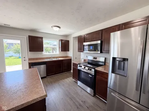 939 Olmsted Court Shelbyville IN 46176