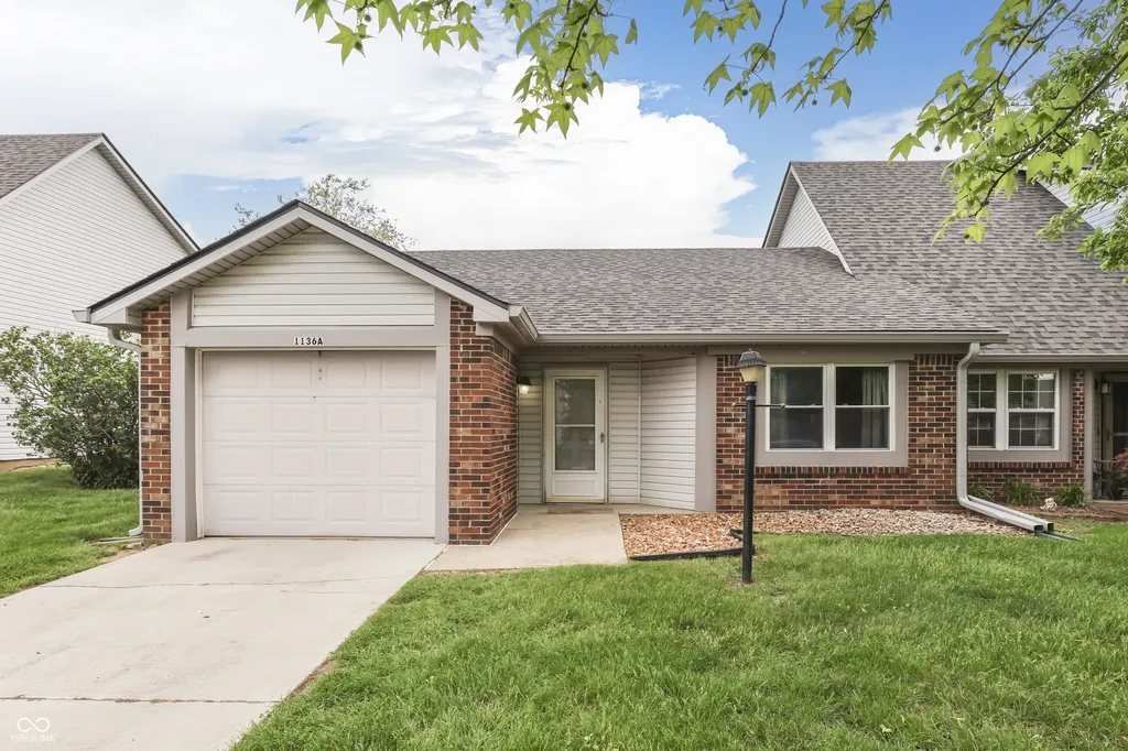 1136 Paradise Way N Greenwood IN 46143