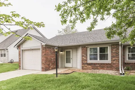 1136 Paradise Way N Greenwood IN 46143