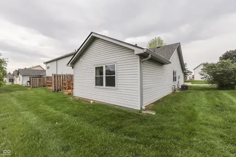 1136 Paradise Way N Greenwood IN 46143