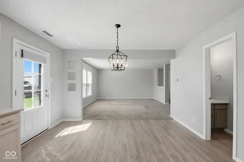987 Rosemary Circle Greenfield IN 46140