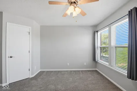 987 Rosemary Circle Greenfield IN 46140