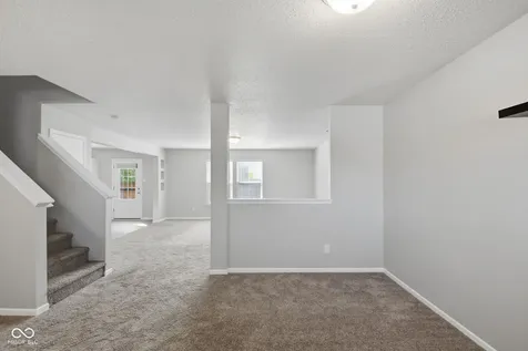 987 Rosemary Circle Greenfield IN 46140
