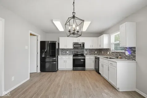 987 Rosemary Circle Greenfield IN 46140
