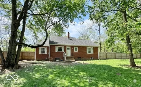 9994 E Taylor Avenue Zionsville IN 46077