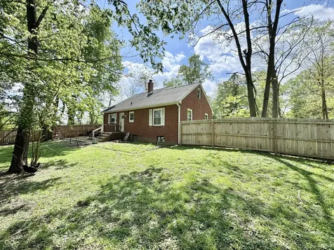 9994 E Taylor Avenue Zionsville IN 46077