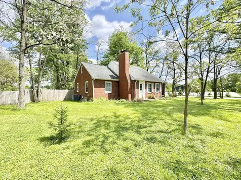9994 E Taylor Avenue Zionsville IN 46077
