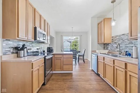 7022 Forrester Lane Indianapolis IN 46217