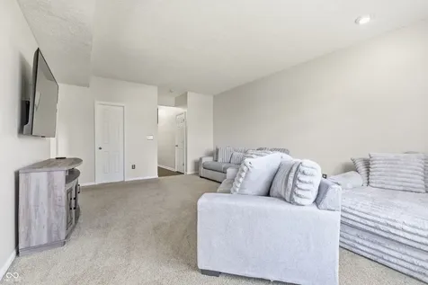 7022 Forrester Lane Indianapolis IN 46217