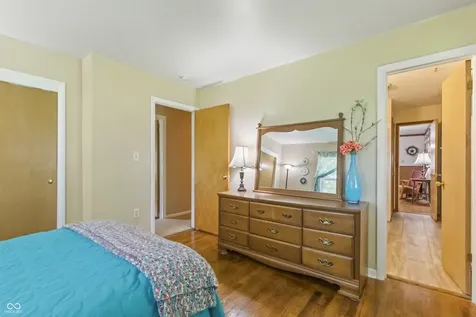 7034 Maryvale Court Indianapolis IN 46214
