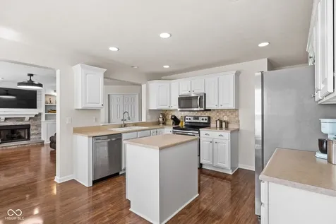 8117 Winterset Circle Indianapolis IN 46214