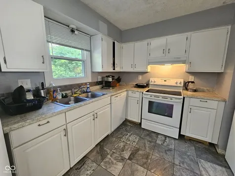 1345 Countryside Lane Indianapolis IN 46231