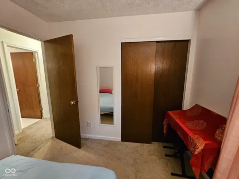 1345 Countryside Lane Indianapolis IN 46231