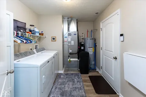 6524 Emerald Crossing Way Indianapolis IN 46221