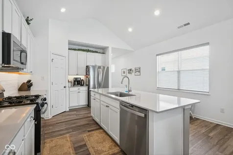 6044 Medina Spirit Drive Indianapolis IN 46237