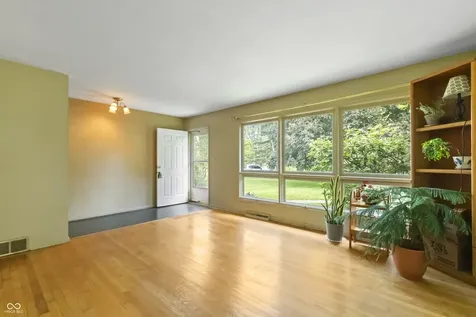 6829 Willoughby Court Indianapolis IN 46214