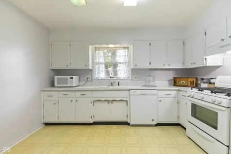 6829 Willoughby Court Indianapolis IN 46214