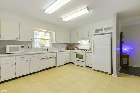 6829 Willoughby Court Indianapolis IN 46214