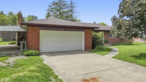 6829 Willoughby Court Indianapolis IN 46214