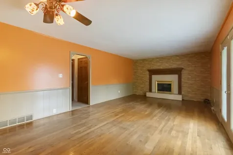 6829 Willoughby Court Indianapolis IN 46214