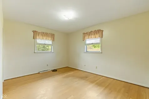 6829 Willoughby Court Indianapolis IN 46214