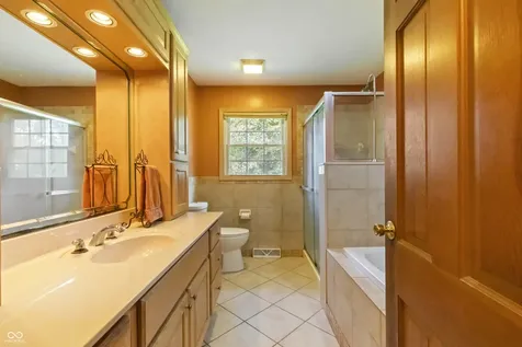 6829 Willoughby Court Indianapolis IN 46214