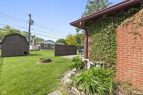 6829 Willoughby Court Indianapolis IN 46214