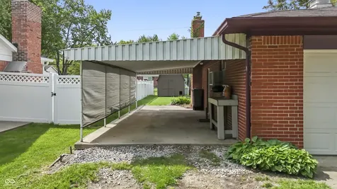 6829 Willoughby Court Indianapolis IN 46214