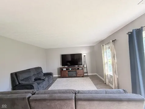 6922 Devinney Lane Indianapolis IN 46221