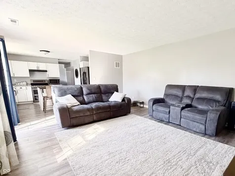 6922 Devinney Lane Indianapolis IN 46221