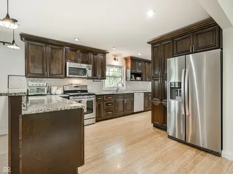 1014 W 77th Street South Drive Indianapolis IN 46260